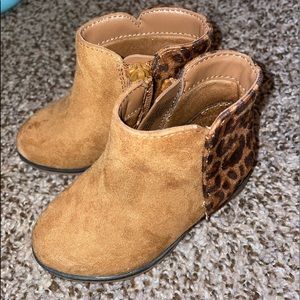 Size 5c Toddler Cat & Jack booties